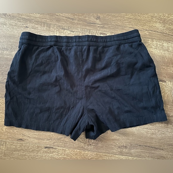 Black drawstring shorts - Picture 2 of 6